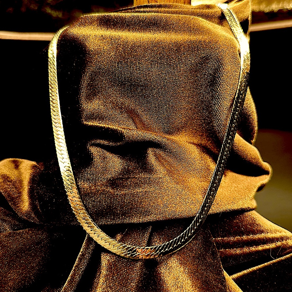 Classy 14KGF Necklace.